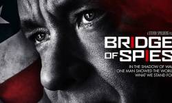 3 najlepsze filmy Toma Hanksa takich jak FORREST GUMP - Most Szpiegów czy FILADELFIA