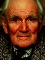 Desmond Llewelyn