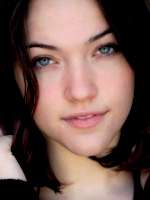 Violett Beane