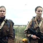 Natalie Portman, Jennifer Jason Leigh