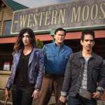 Bruce Campbell, Dana DeLorenzo, Ray Santiago