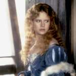 Jennifer Jason Leigh