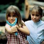 Mary-Kate Olsen, Ashley Olsen