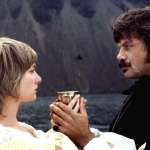 Oliver Reed, Gemma Jones