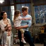 Daniel Craig, Rachel Weisz, Claire Geare, Taylor Geare