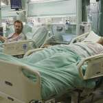 Elias Koteas, Hugh Laurie