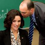 Julia Louis-Dreyfus, Tony Hale