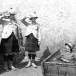 Stan Laurel, Oliver Hardy, James Finlayson