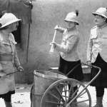 Stan Laurel, Oliver Hardy, James Finlayson