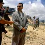 Jean Reno, Kevin Dunn