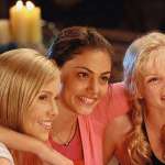 Phoebe Tonkin, Claire Holt, Cariba Heine