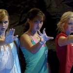 Phoebe Tonkin, Claire Holt, Cariba Heine
