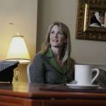 Laura Dern, Amanda Foreman