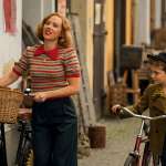 Scarlett Johansson, Roman Griffin Davis