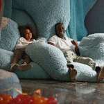 Gloria Colston, Omar Sy