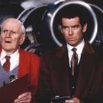 Desmond Llewelyn, Pierce Brosnan