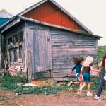 Hayley Lochner, Julianne Moore, Dara Perlmutter, Kayla Perlmutter