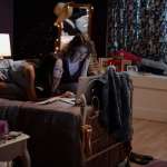 Emma Dumont, Laura Wiggins