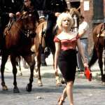 Jennifer Jason Leigh