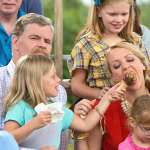 Dan Patrick, Wendi McLendon-Covey