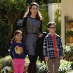 Owen Vaccaro, Linda Cardellini, Scarlett Estevez