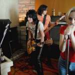 Kristen Stewart, Alia Shawkat, Dakota Fanning