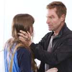 Aaron Eckhart, Liana Liberato