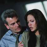 Angelina Jolie, Tch&eacute;ky Karyo