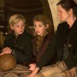 Sophie N&eacute;lisse, Emily Watson, Nico Liersch