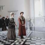 Francesca Annis, Bessie Carter